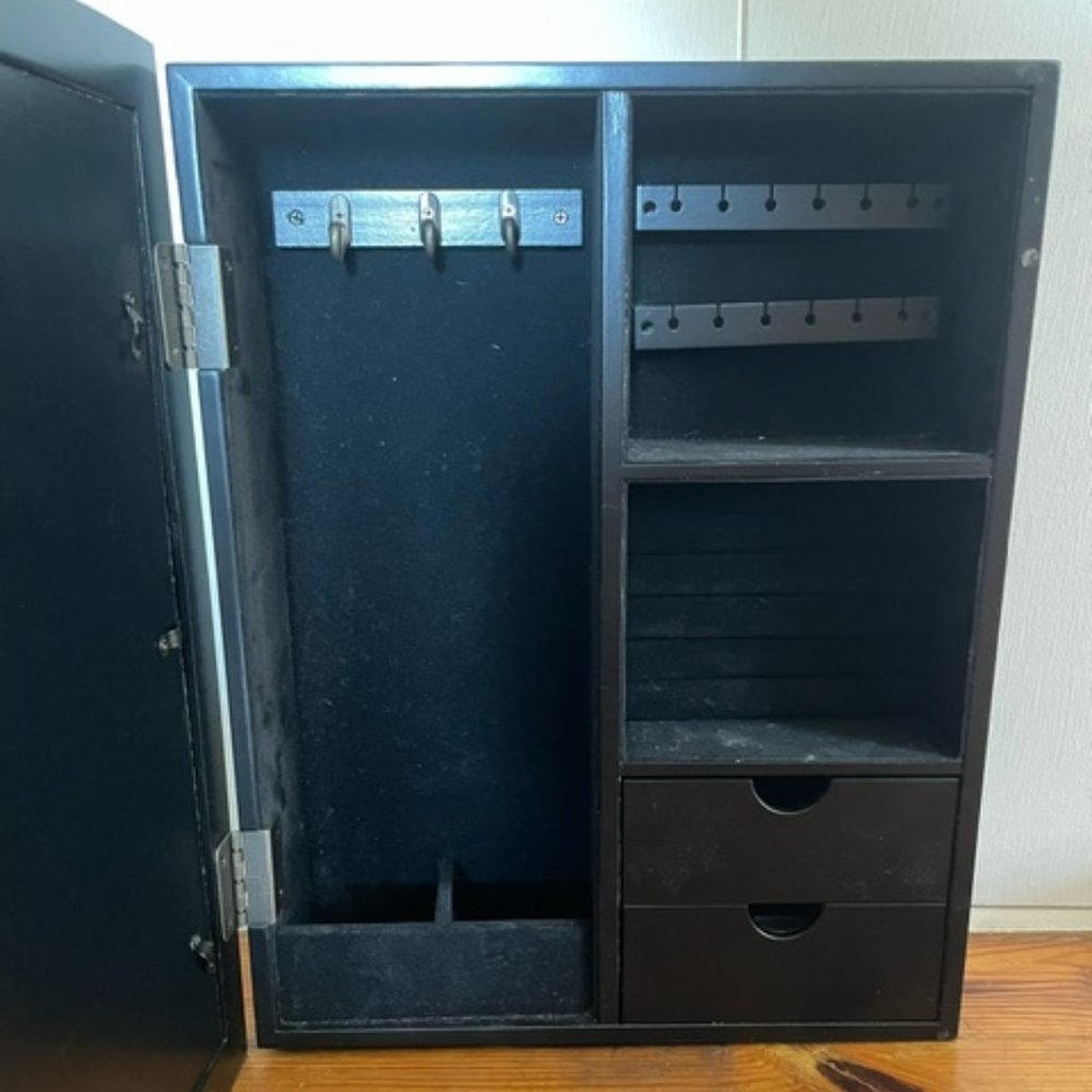 Wall Mount Jewelry Box